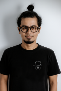 Photographer - Visual storyteller - Founder Seenara Pictures - Pinhole activist
